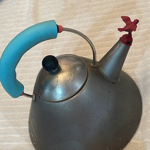 Alessi Whistling Bird Tea Kettle with Blue Handle and Red Bird - Vintage, Retro - Picture 2 of 12